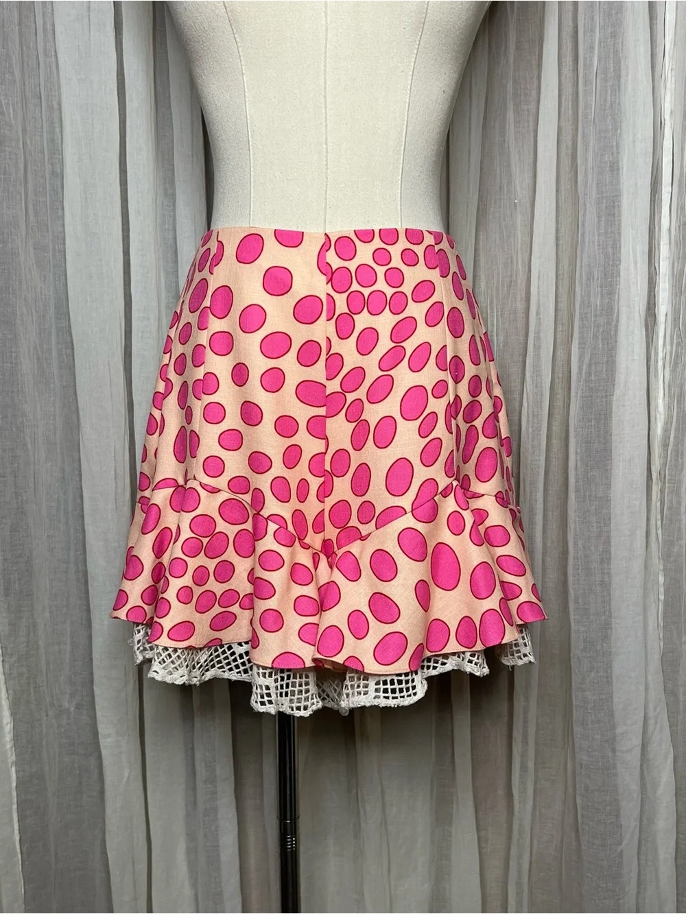 Patbo Bossa Rosa Pink Polka-Dot Ruffle High Waist Shorts - Picture 2 of 5